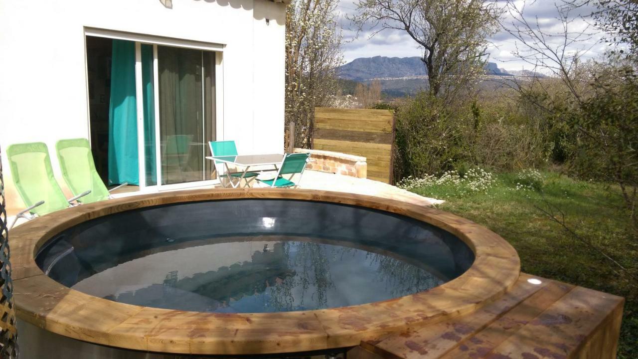 Spa Cabanon De Charme - Le Garagai Meyreuil Exterior photo